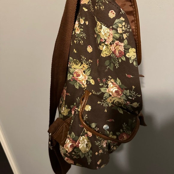 Floral Backpack - Picture 3 of 4